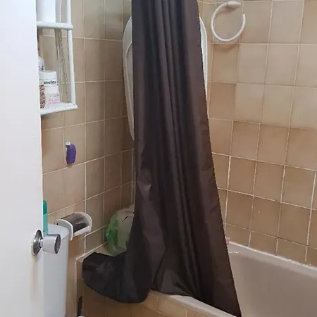 Apartment Beautiful 1 To 3 Bedrooms Near The