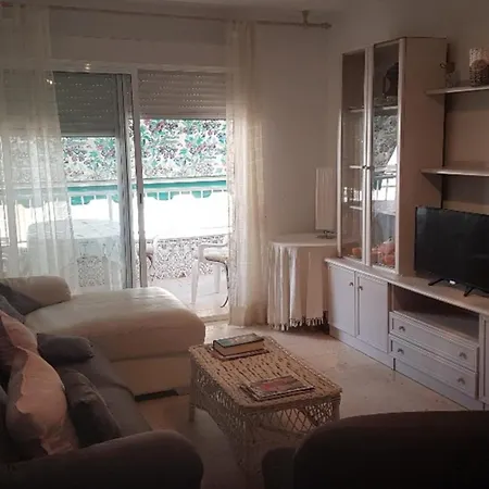 Beautiful 1 To 3 Bedrooms Near The